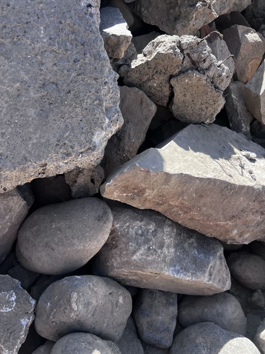 Продам камни под фундамент!