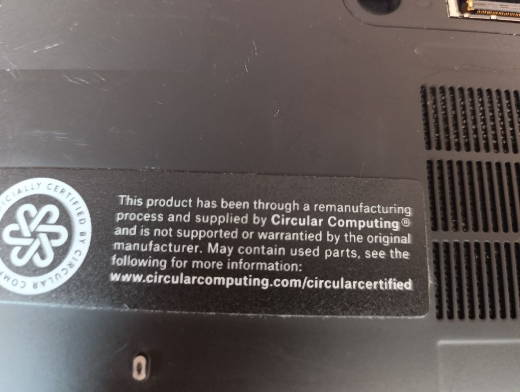 Продавам лаптоп dell