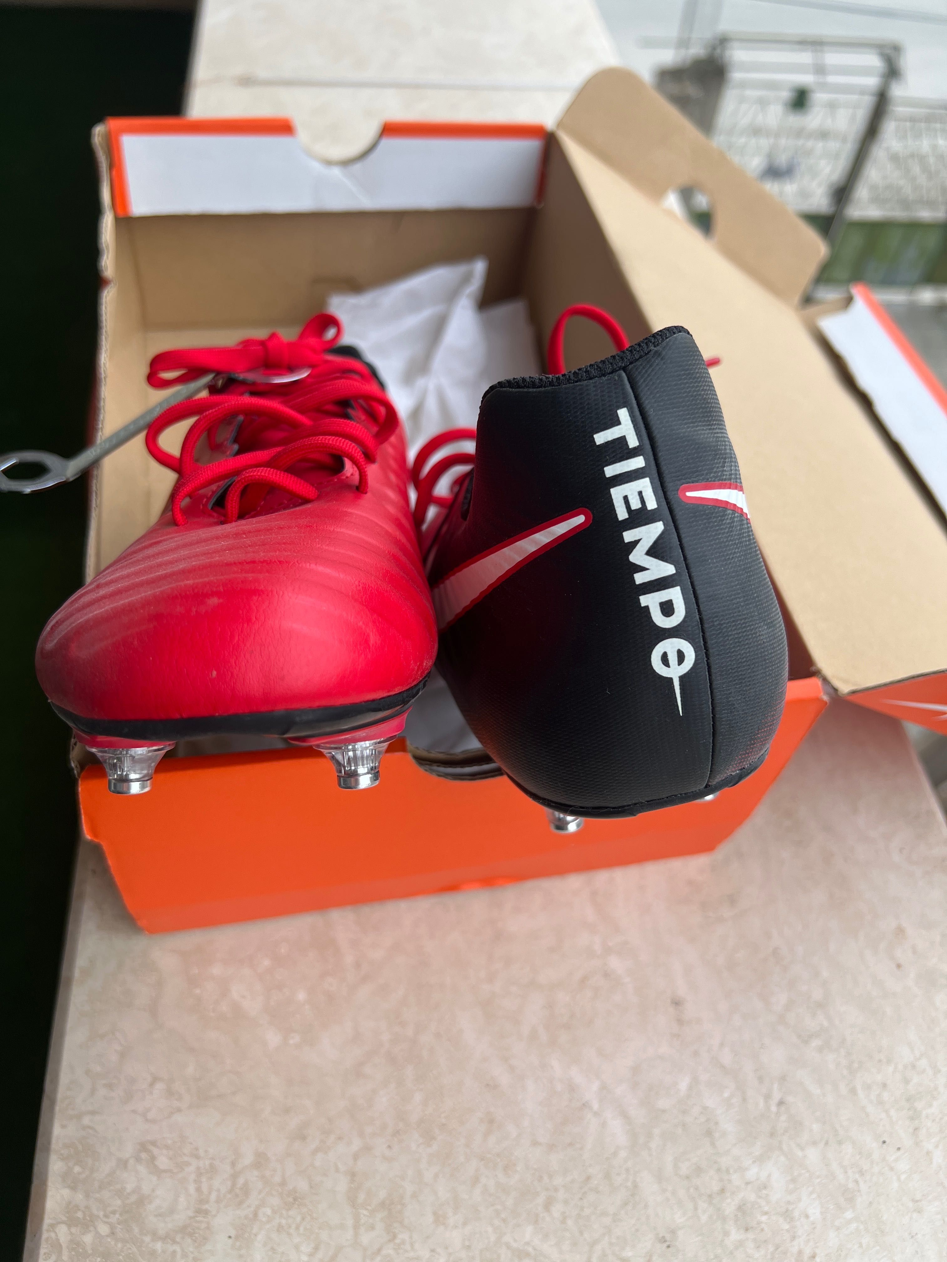 Футболни обувки - Nike tiempo