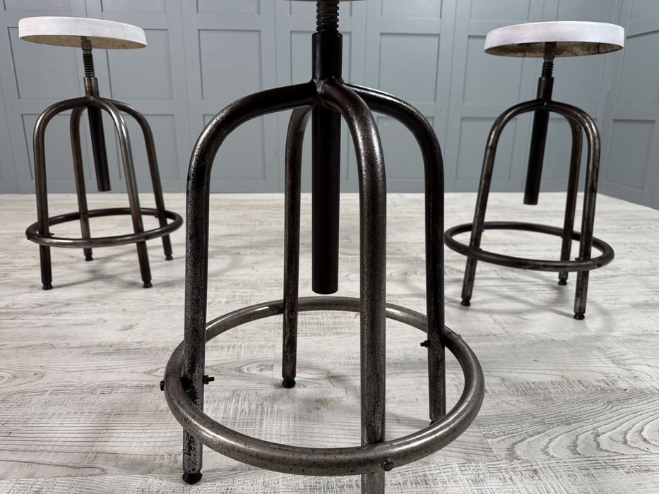 Индустриални бар столове на винт У010