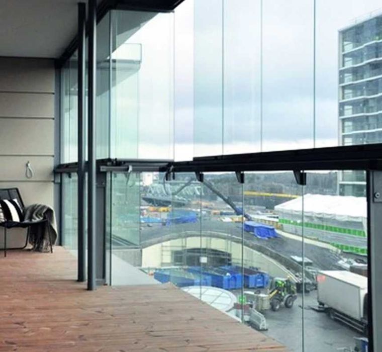 Sisteme glisante sau pliabile din sticlă securizată