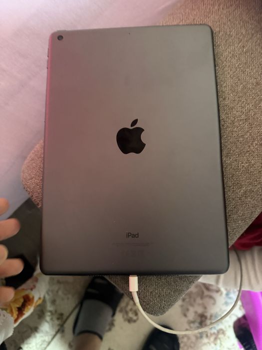 iPad A2197 спукано стъкло