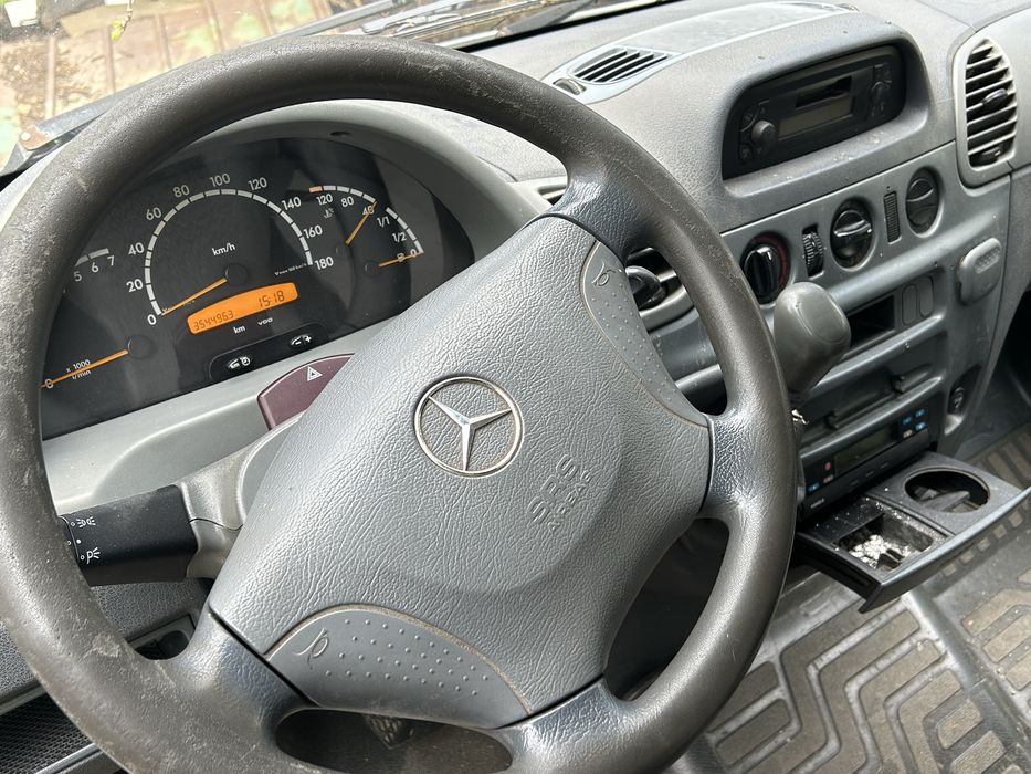 Mercedes Sprinter 208