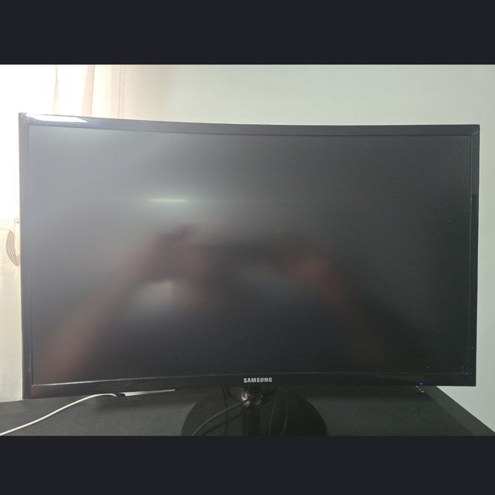 Monitor curbat Samsung