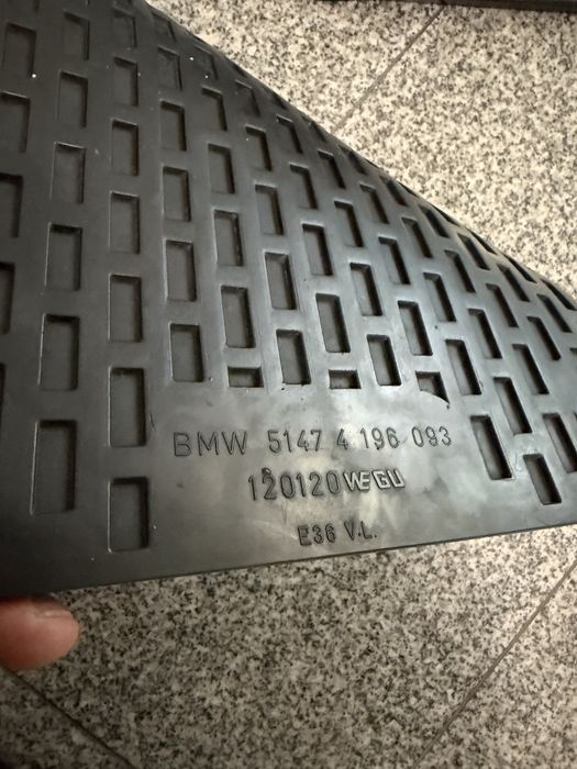Оригинални гумени стелки за BMW e36