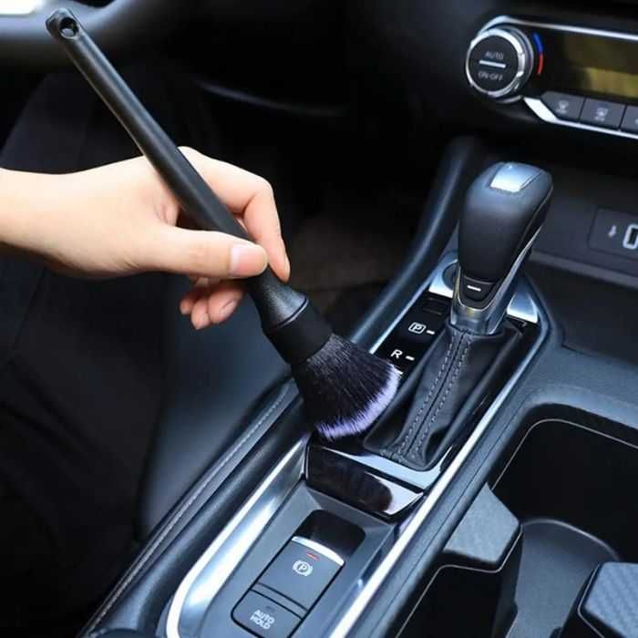 Четка за почистване на интериор