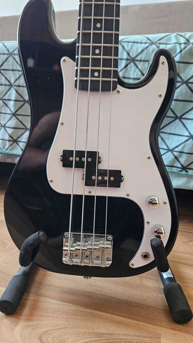 Bass si Amplificator Harley Benton