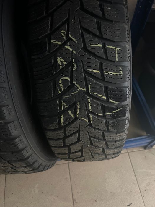 Зимни бусови Nokian 205/65/16C 107/105