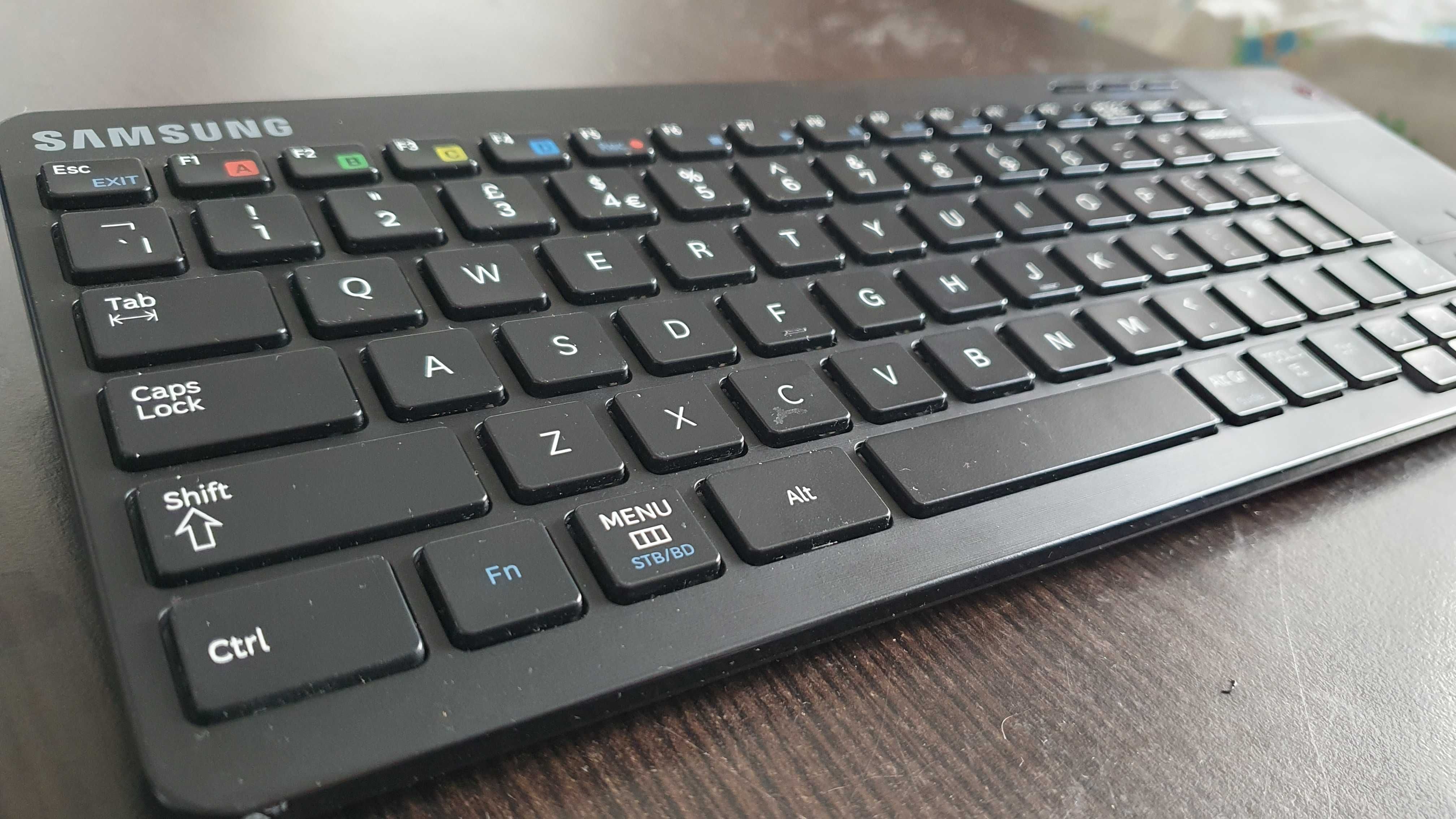 Tastatura wireless bluetooth Samsung TV touchpad multi device KBD1500
