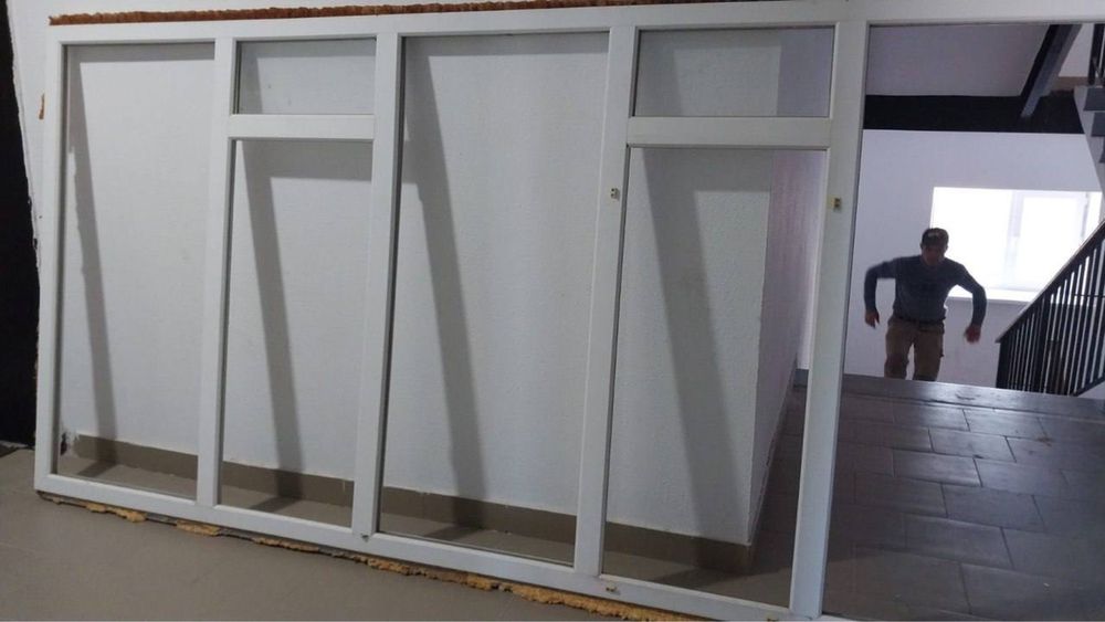 Продается балконная рама.