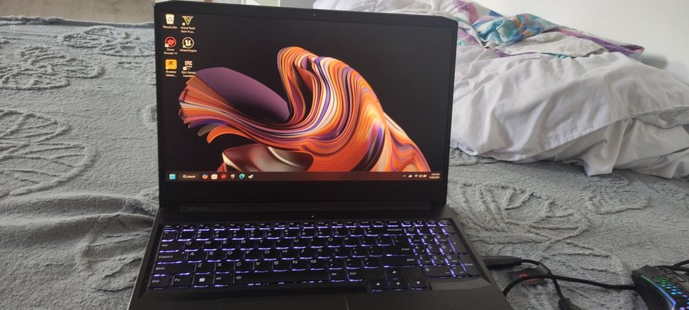 Laptop gaming(lenovo) nvidia gtx 1650/ryzen 5 5600h
