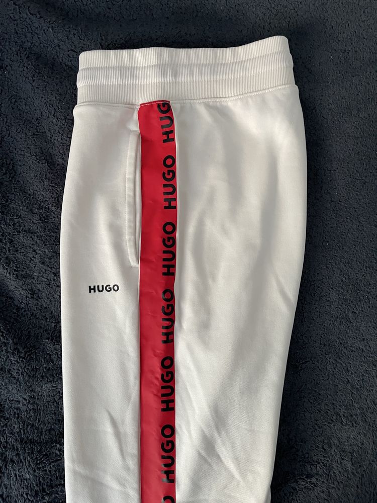 Pantaloni de trening Hugo Darpaccio Crem