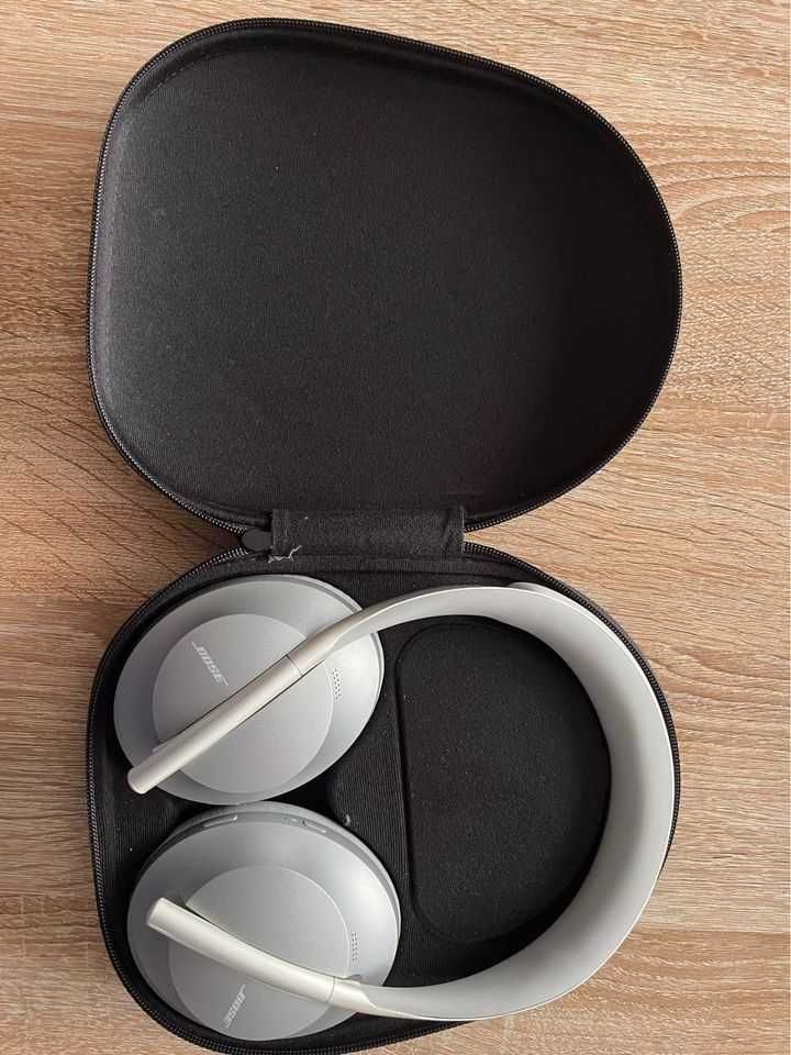 Bose 700NC Безжични Слушалки