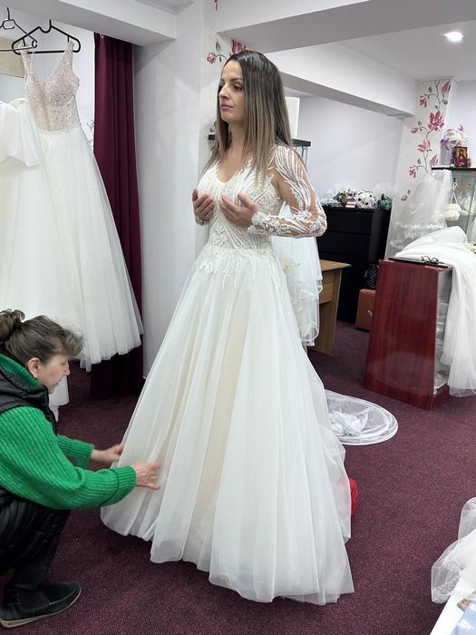 Rochie de mireasa purtata o singura data