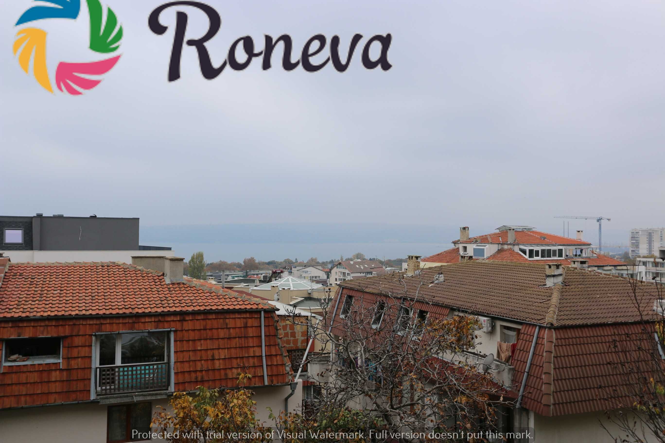 Двустаен 94 м2 кв.Бриз