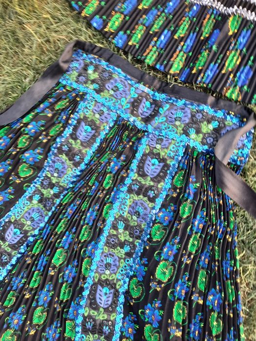 Sort cu fusta, zadie  Calata