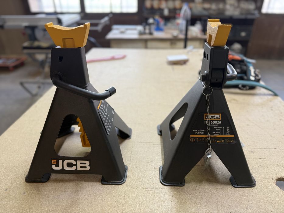 JCB set capre 6Tone TH56002A