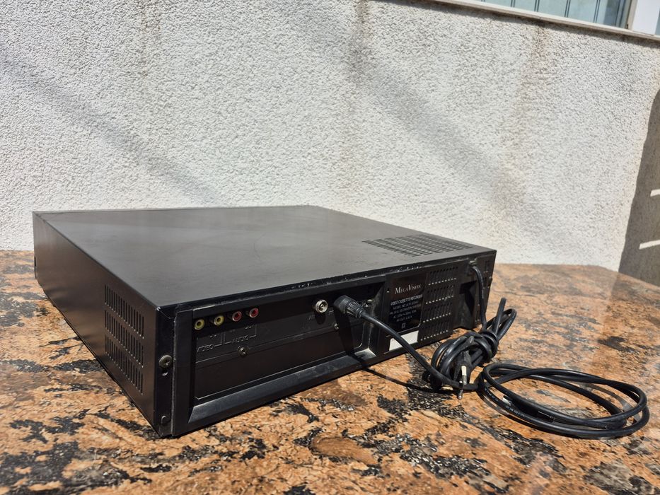 Vand video marca Megavision model VCR-33DAD,made in japan 

- video ca