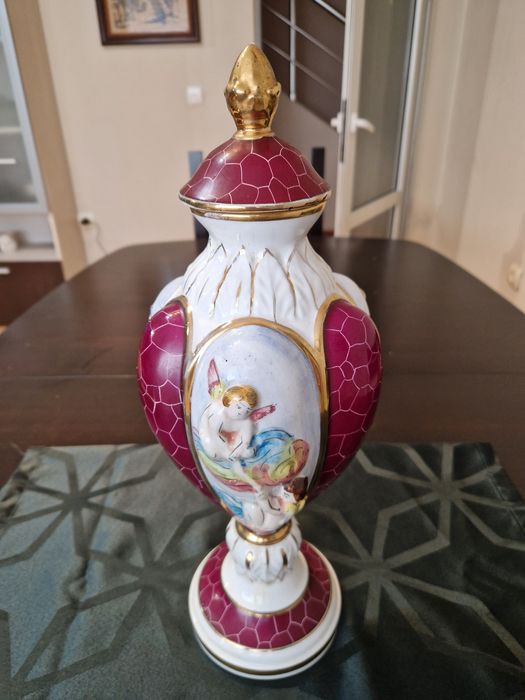 Прекрасна антикварна италианска порцеланова урна купа ваза Capodimonte