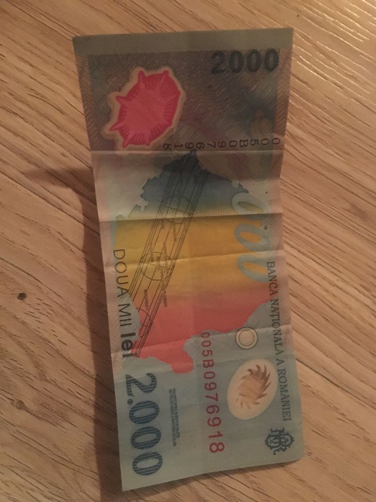Bancnote 2000 lei cu eclipsa