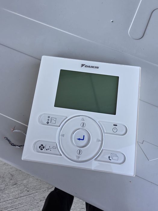 Daikin tip coloana soldat corturi 32000btu R32