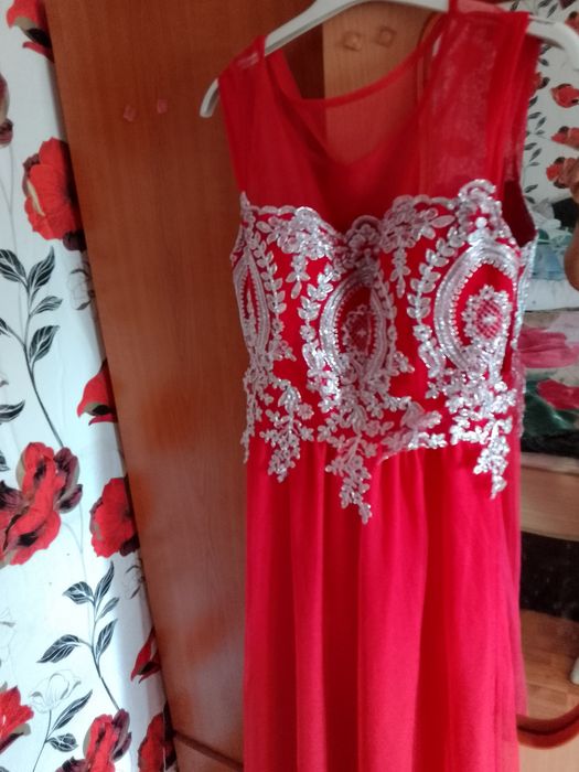 Vând 7 rochițe purtate o singura data