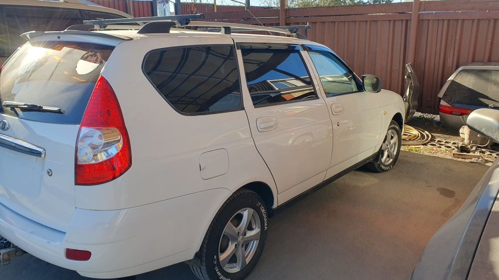 Продам ваз 21713  приору универсал