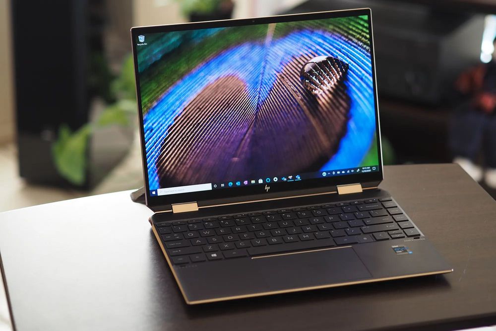 Laptop HP Spectre x360 13" – Touchscreen, i5, Dark Ash Silver / Cupru