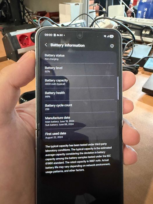 Samsung Galaxy Z Flip 6 + cadou