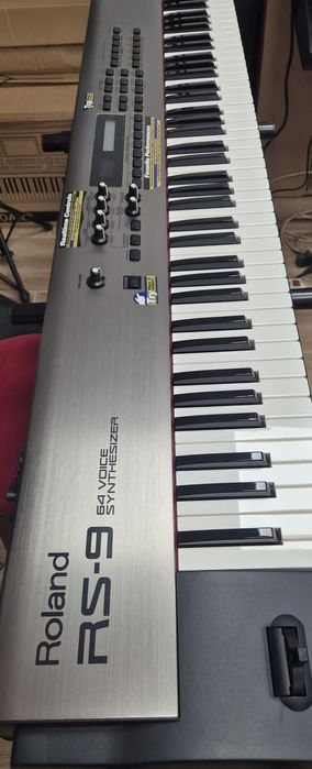 ROLAND RS-9 Синтезатор !