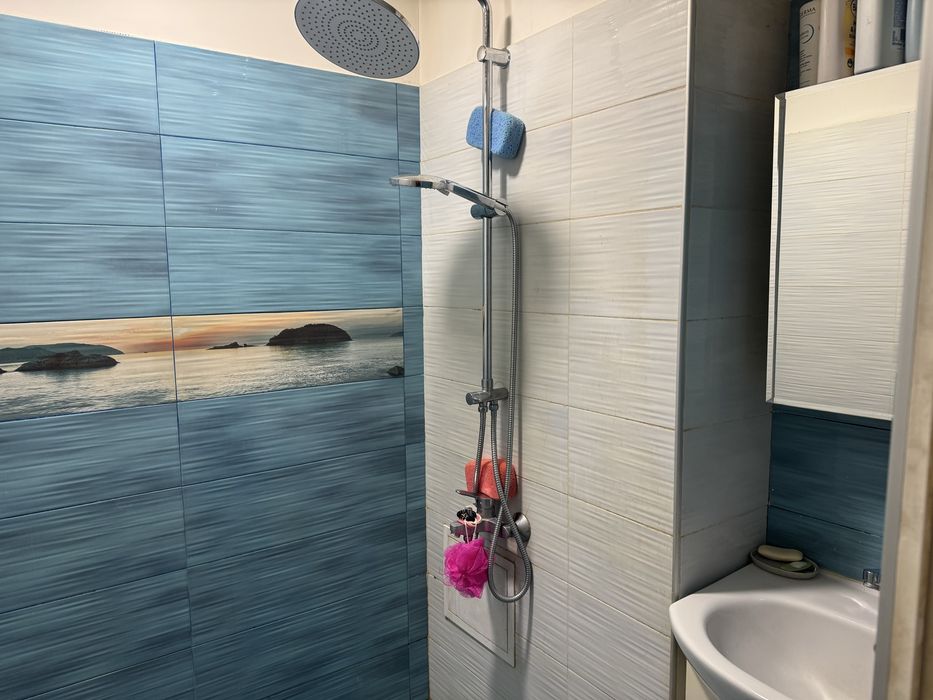 Продавам двустаен Радомир