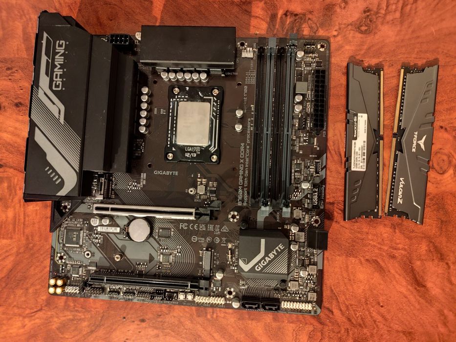 Kit i5 12600/b760m gaming x ddr4/ 64gb ram 3200mhz