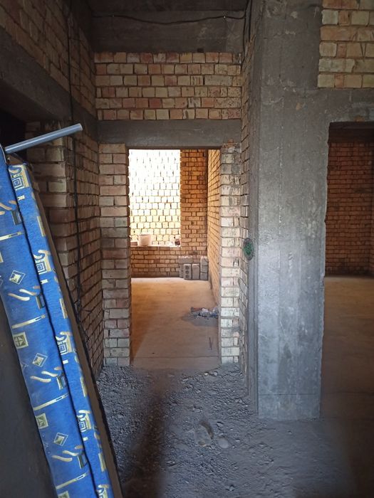 Uy sotiladi majnuntol mahalla