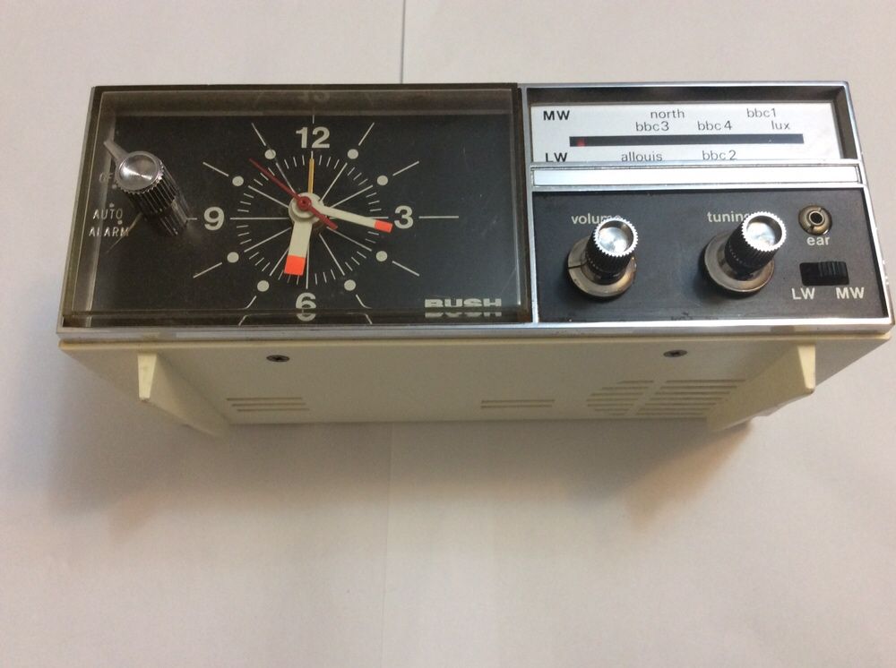 Vintage mini BUSH CLOCK RADIO vintage Model CR 238 Fabricat în Japan