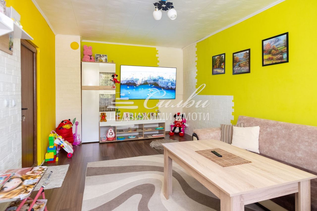 Продава се Тристаен апартамент в Велики Преслав - 78 кв.м за 0 €/кв.м - Снимка #9