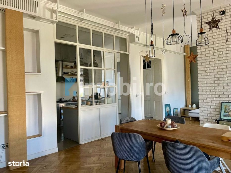 Apartament cu 3 camere, Ultrafinisat, cladire istorica, Centru