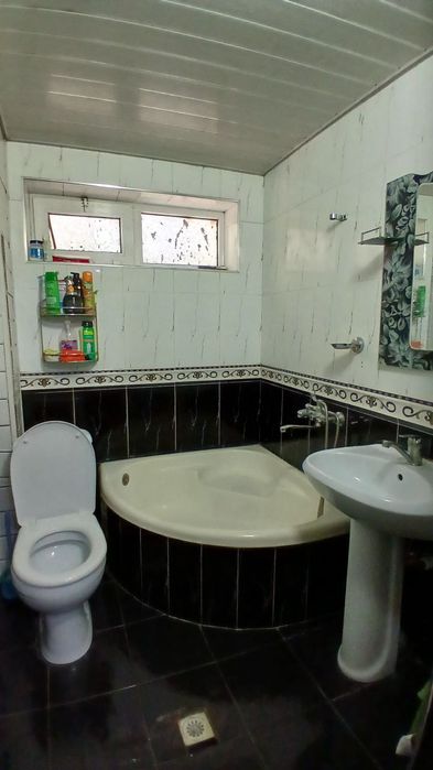 Срочно продаётся 3х -комнатная квартира вторичном доме