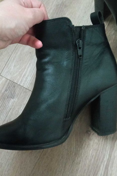 Ghete elegante din piele naturala