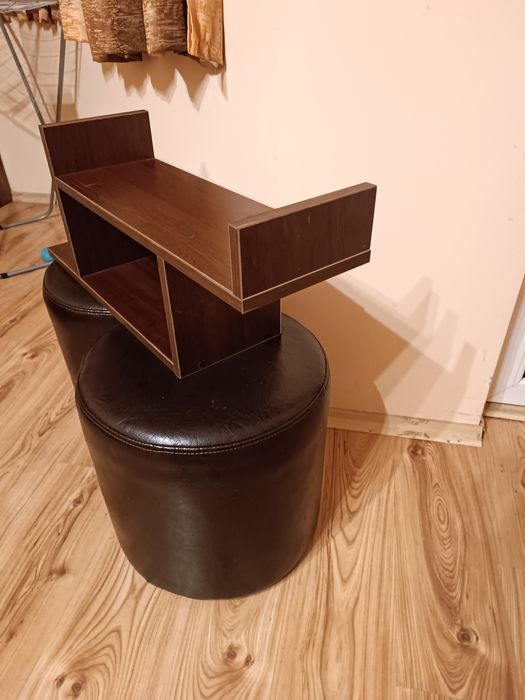 Продавам етажерка