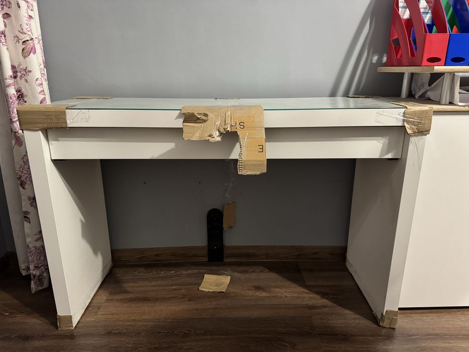 Тоалетка Malm Ikea.