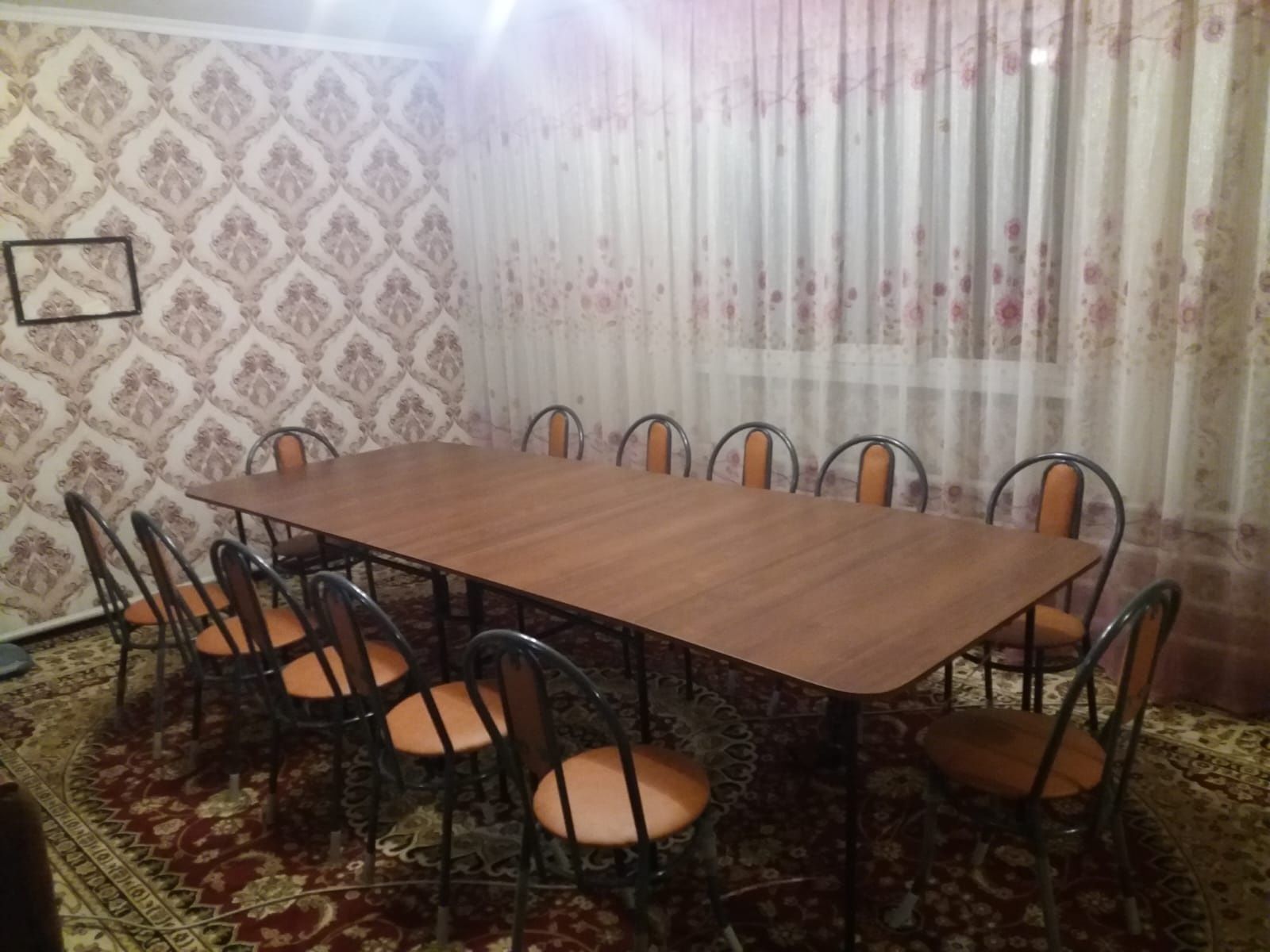 Продам  стол трансформер стуля в комплекте