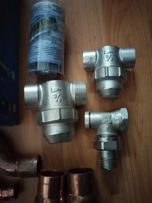 Filtre, fitinguri, coturi instalații sanitare