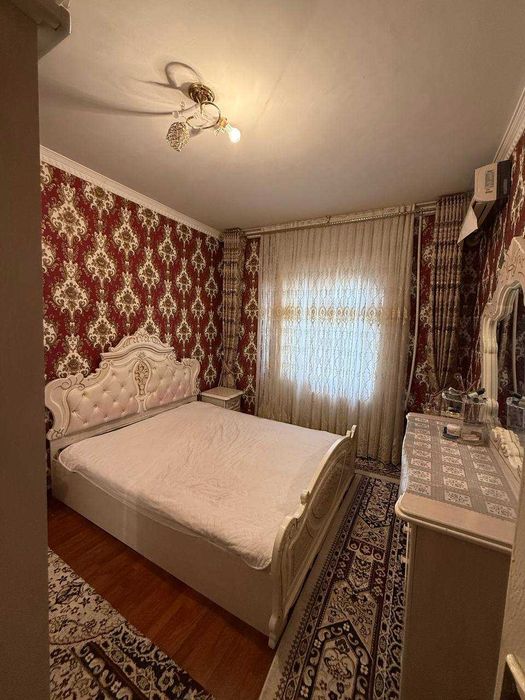 Продаю СВОЮ квартиру 3-х комнт можно сделать -4х . 89кв на Мирабадский