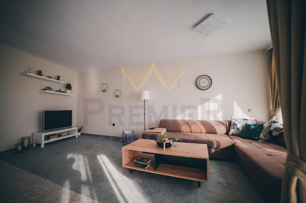 Дава се под наем Тристаен апартамент в Варна, Център - 90 кв.м за 765 € - Снимка #5