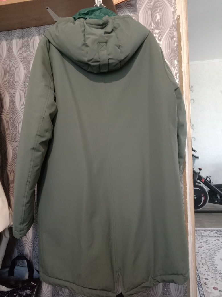 Продам теплую зимнюю куртку