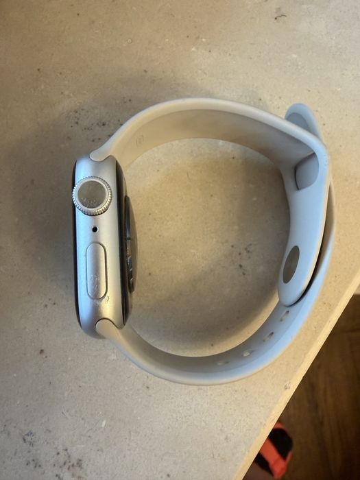 iWatch 9 41 mm бежов