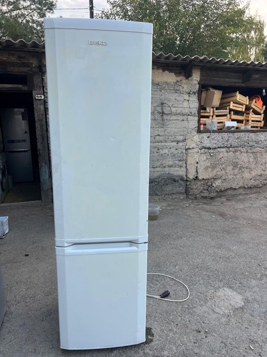 Холодильник в рабочом состаяние