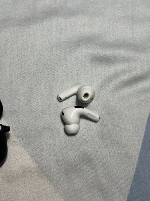 Продавам AirPods Pro 2