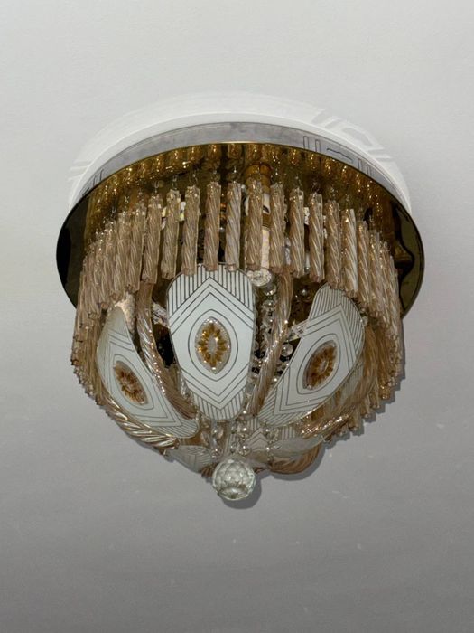 Люстра диодная со встроенной bluetooth колонкой.