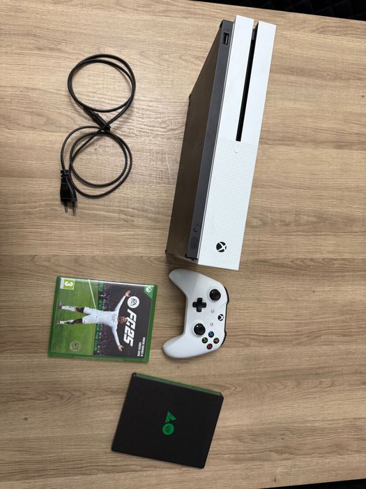Xbox one S + EA FC 2025